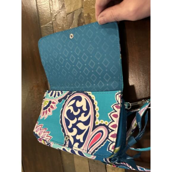 Vera Bradley Cross Body Wallet Purse Beautiful Design - Picture 8 of 8